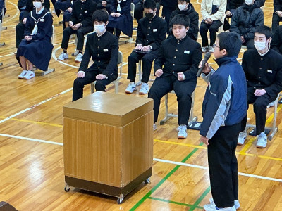 19DF3CC0-B2D0-4315-9A2F-33C582926995