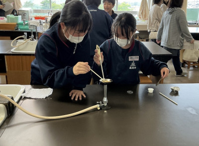 B40EEB50-F326-40C5-8C9E-03B89FD906D2