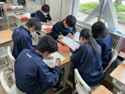 DE42A7EC-632D-4670-89A0-F87D61D885B8