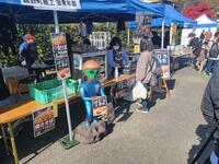 こちらはUFO餃子を売る宇宙人！