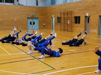 お腹と足が震える～