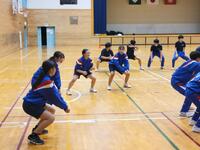 バレー部はレーシーブの構えで！