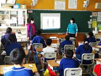 ４年生はからだの成長について学習しました。