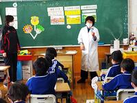 給食で出る牛乳は何色に入るのかな。