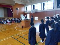 ６年生に委嘱状が交付されました。