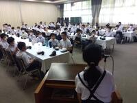 代表児童の「いただきます」の声で一斉に食べ始めました。