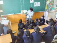 ３組でもお話に聞き入っていました。