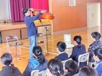 チェロの音はこうして出るんだよ。