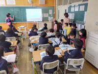 国語ではスイミーの音読を聴きました。