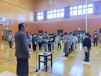 各校の参加者が集まって開会式。やる気がみなぎっています。
