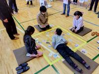 ジャンプしたけど届かない。残念。