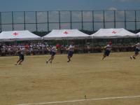 ５年生は「綱引きダイナマイト」（ダンスと綱引き）