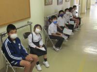 めあてを発表した学年代表児童と運動委員