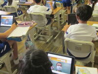 操作にも慣れ、オンライン授業が家庭で受けられそうです。