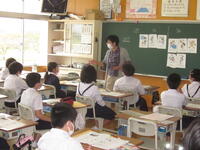 錫谷先生の発音を聞いて同じように言ってみます。