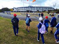 疲れながらも全員でゴールへ向かいます。