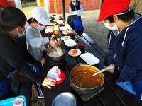 みんなで苦労して作ったカレーは格別でした。
