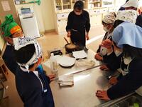 保護者の方のご協力で唐揚げの復元をしました。