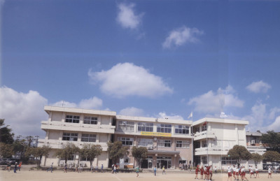 森合小　校舎(夏）