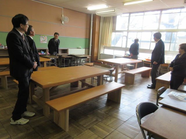 欅テーブルの様子