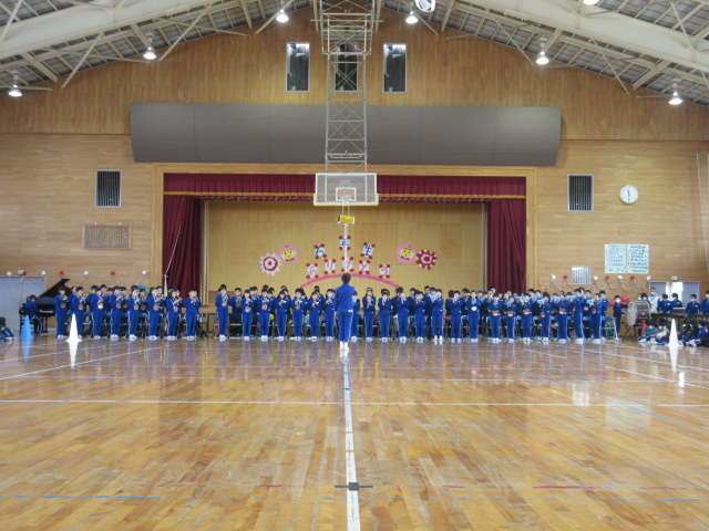 ６年生は合奏に心をこめて