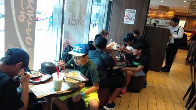 ６年生の昼食風景