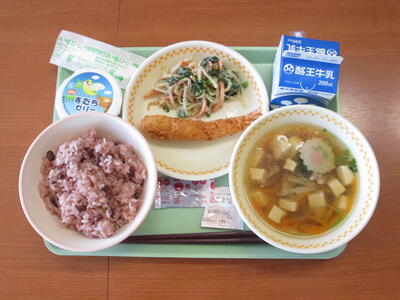 卒業を祝ってお赤飯です。