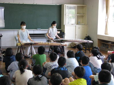 お二人の先生による「春の海」