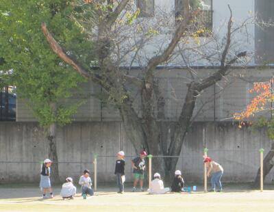 「光が壁に当たったよ。」