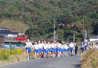 6年生女子のスタート。