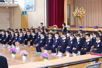 入学式では４８名の１年生が入学しました。