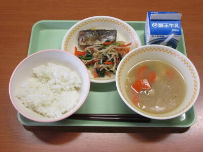 阿武隈汁は・鮭と野菜を使った県北の郷土料理です。